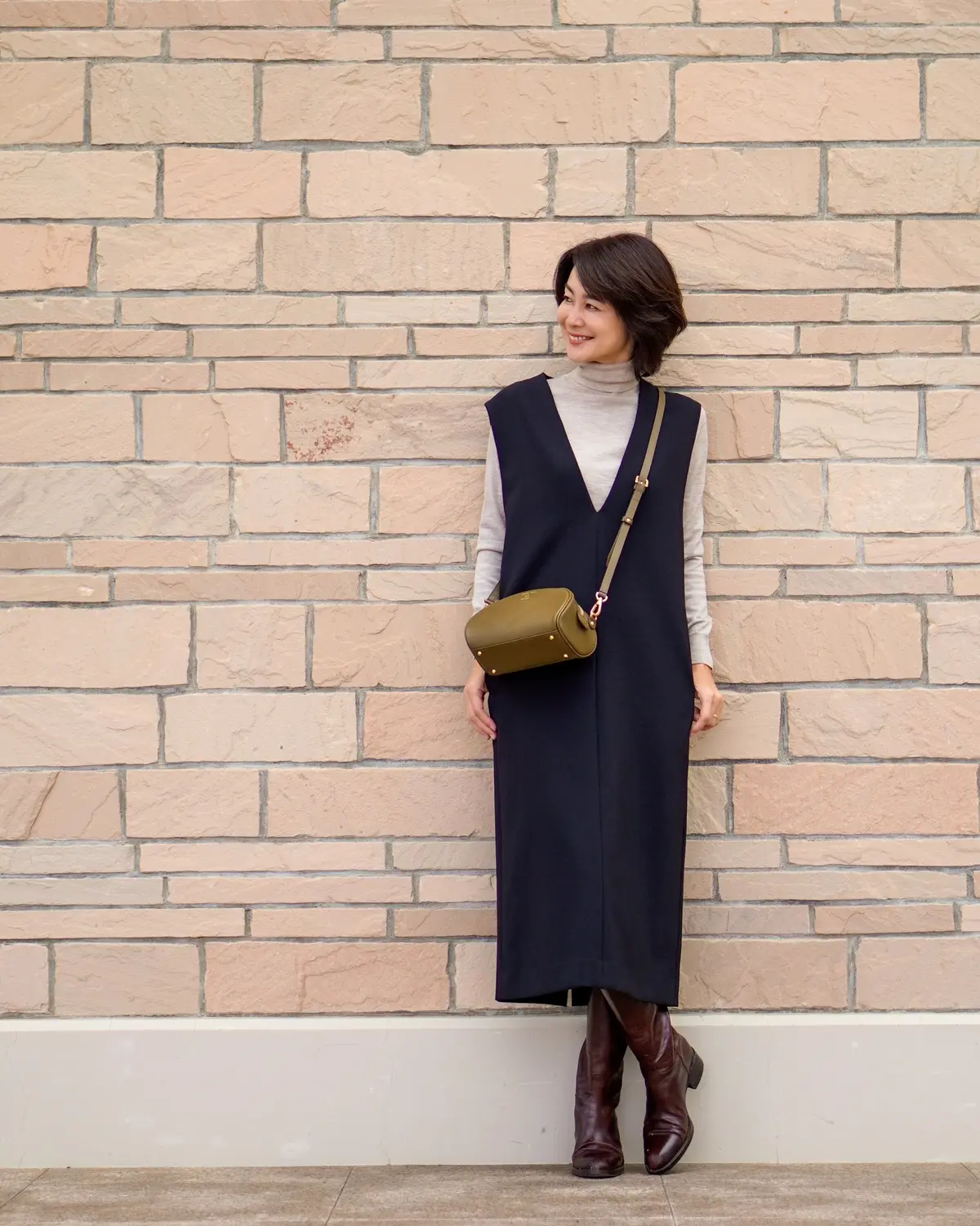 冬を彩る「Vネックジャンパースカート」をの画像_3