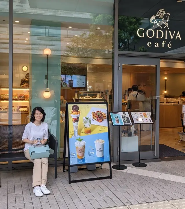 GODIVA cafe 