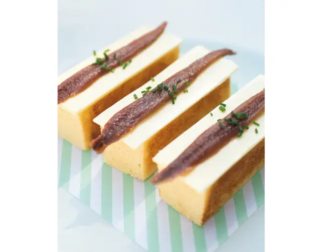 「アンチョビフィレとバターのブリオッシュ オープンサンド」