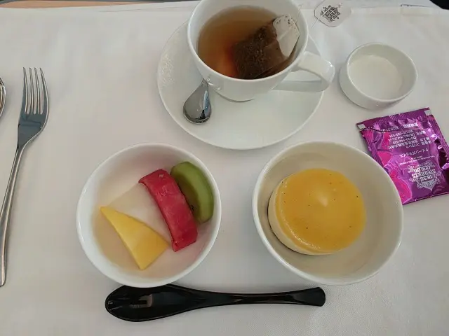 ラウンジと機内食などの画像_4