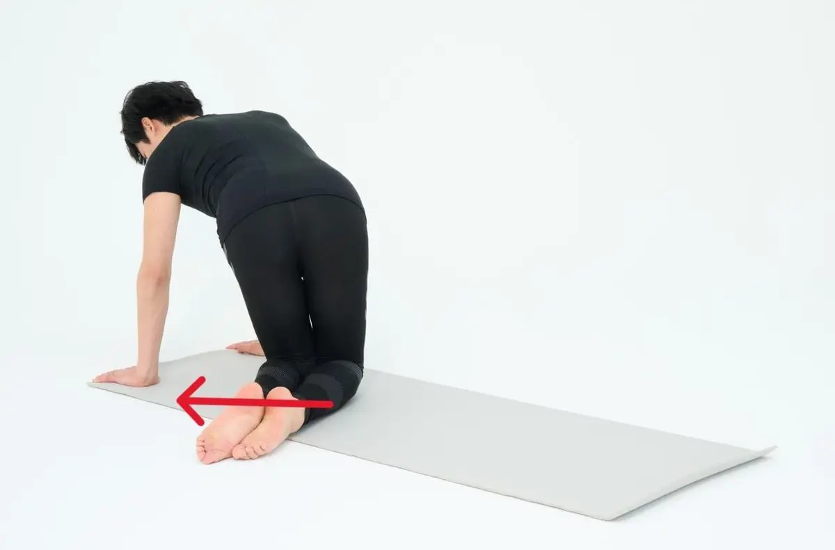 OurAge×Webエクラ　竹田純さん_お尻伸ばし_脚を左へ