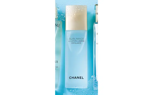 シャネルのサブリマージュ ラ ローション ルミエール