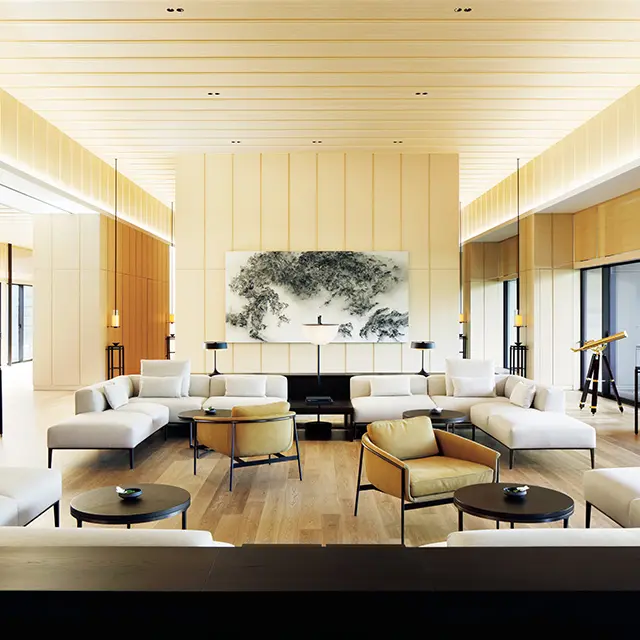 清らかな空気に満ちるロビー空間