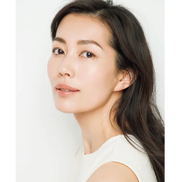 薄膜塗りだと、「もともと透明感のある人」に