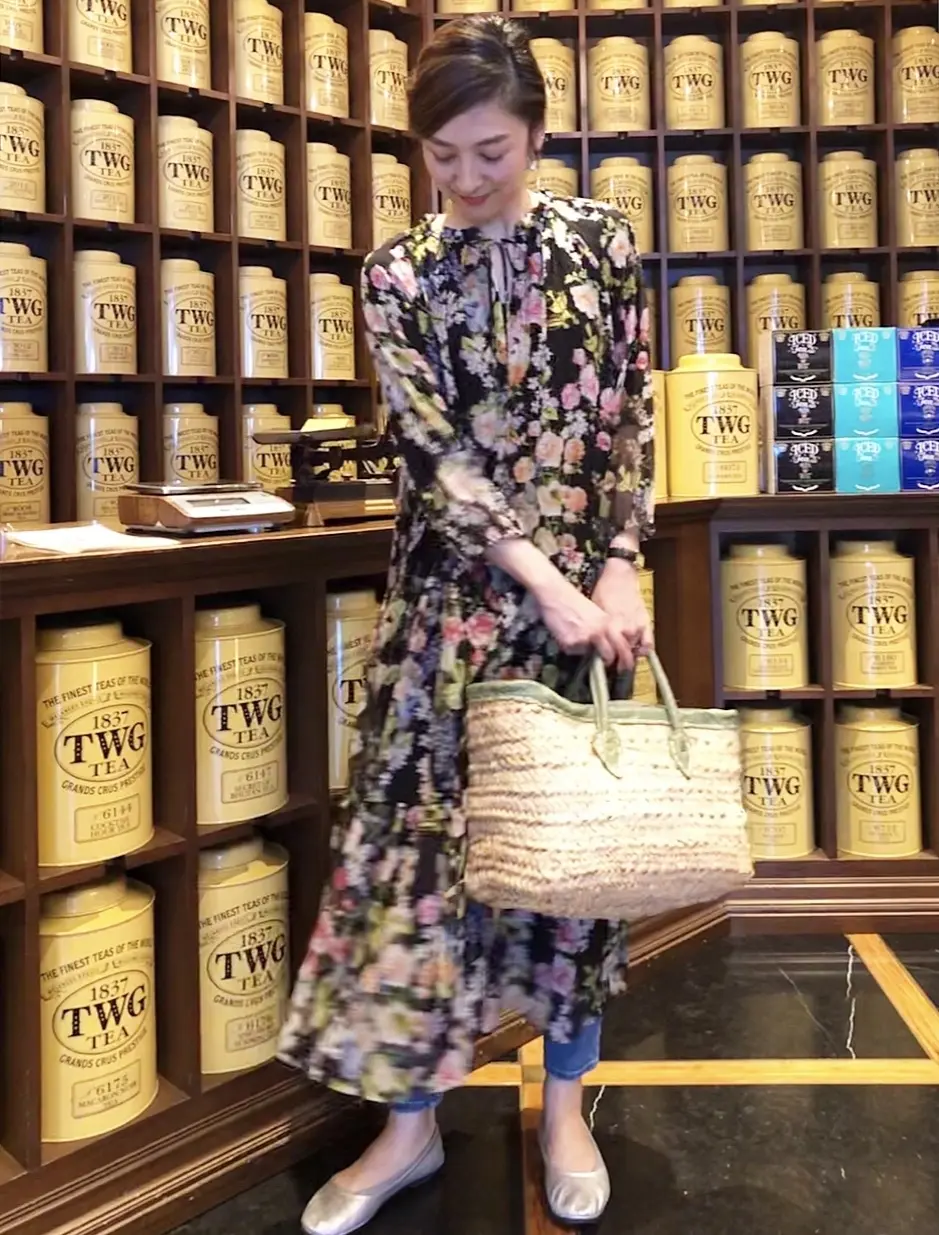 花柄ワンピ＆かごbagで、TWGカフェ☕の画像_4