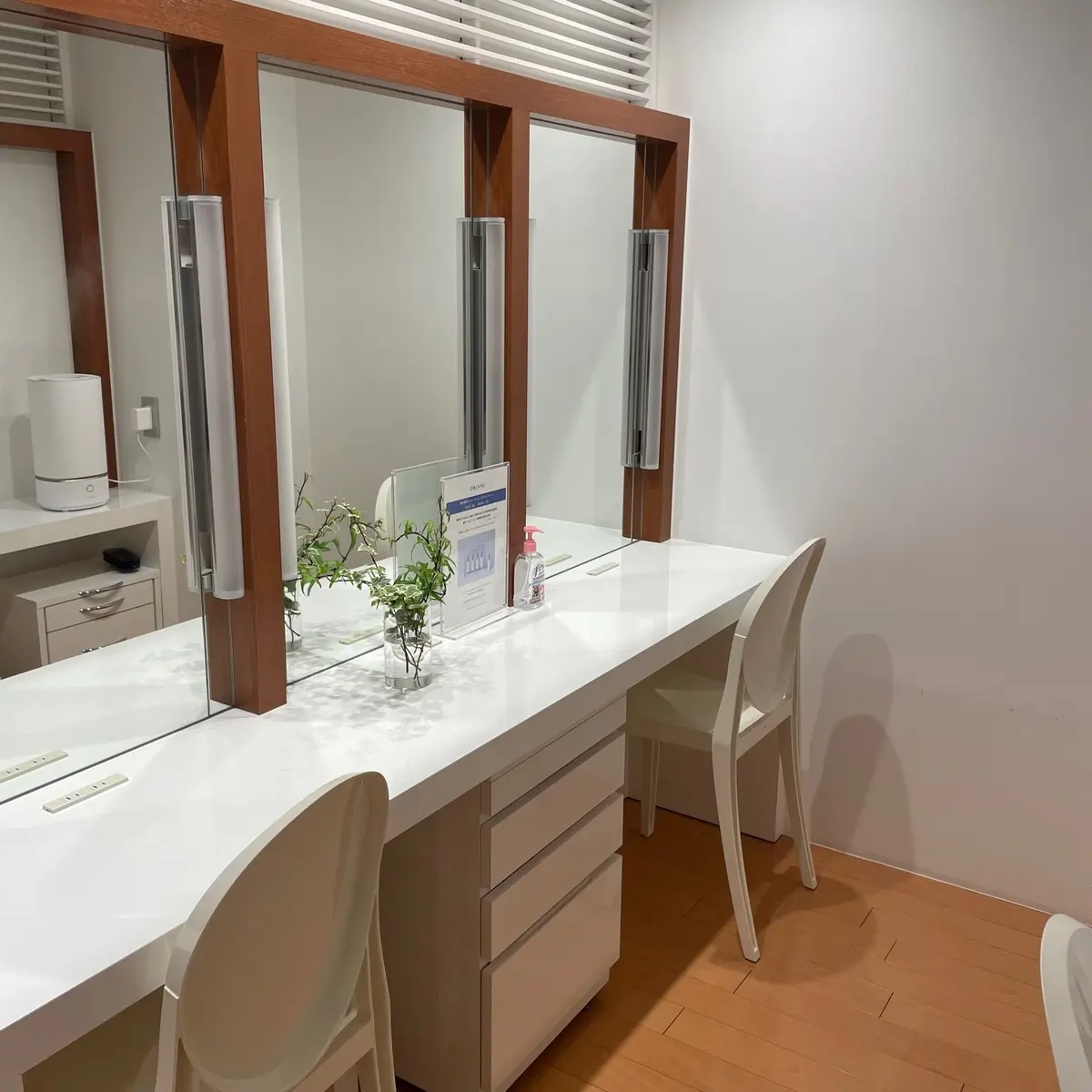 銀座にあるエステティックサロン「オルラーヌ」のメイクルーム