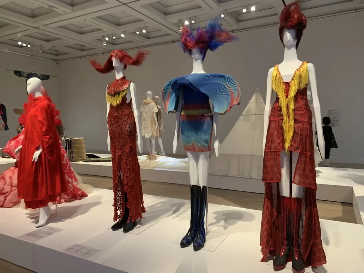 GUパンツで国立新美術館への画像_2