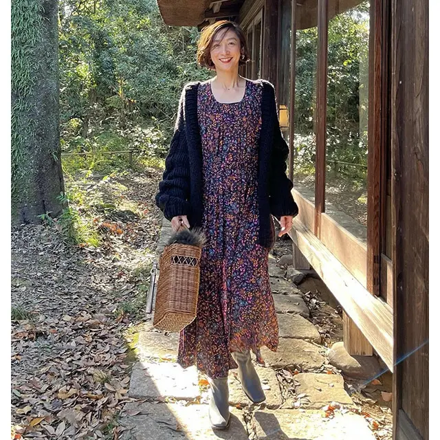 コーデの幅広がる！秋冬本命の花柄ワンピース