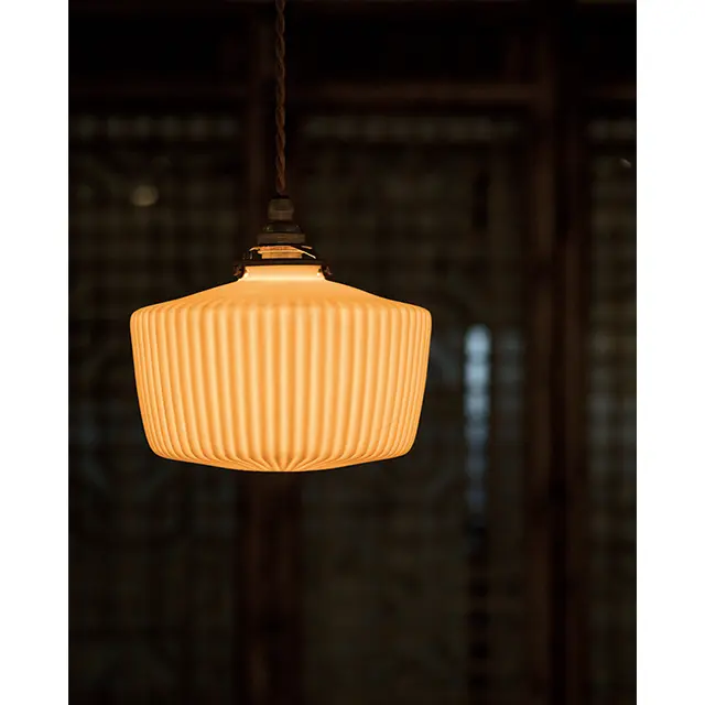 飛松灯器の磁器製照明