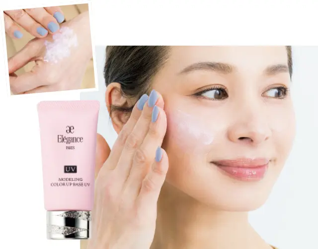 ピンクの下地を全顔に塗り、トーンアップ