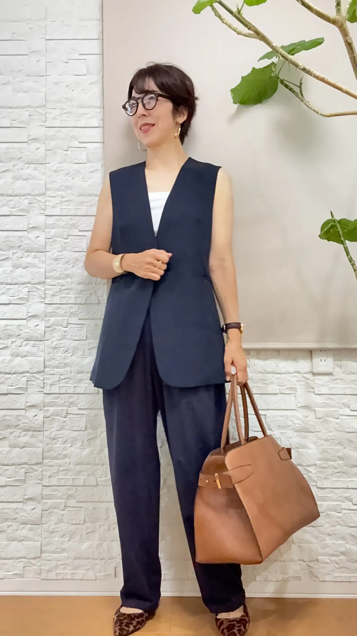 ジレコーデ　ジレ　エイチアンドエム　ユニクロ　パンツスタイル　ネイビー　ブラウン