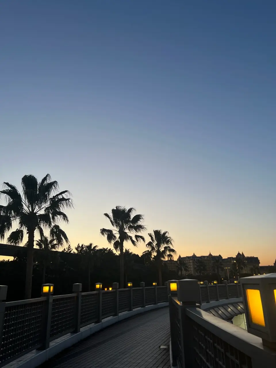 ネイビージャケットで思い出の場所へ♡の画像_15