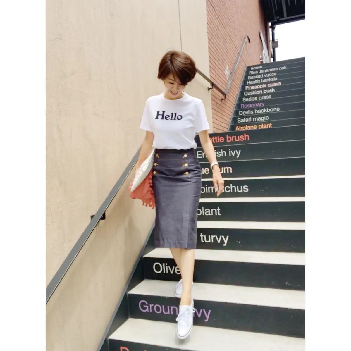 大人のロゴ Tシャツの画像_3