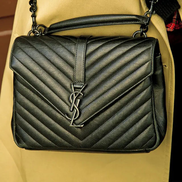 レザーキルティングの素材に繊細なシグネチャーのYSLのバッグ