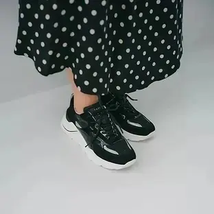 イタリア発おしゃれスニーカーの代表格 汎用のあるブラックスニーカー D.A.T.E. FUGA スニーカー