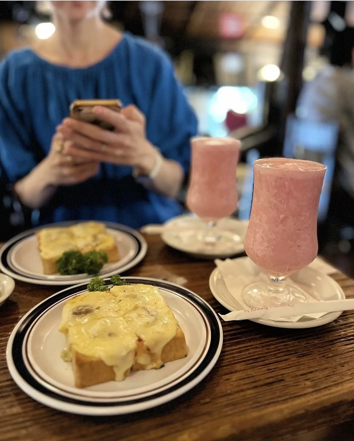 ZARAイエローバッグでガウディ展の画像_11