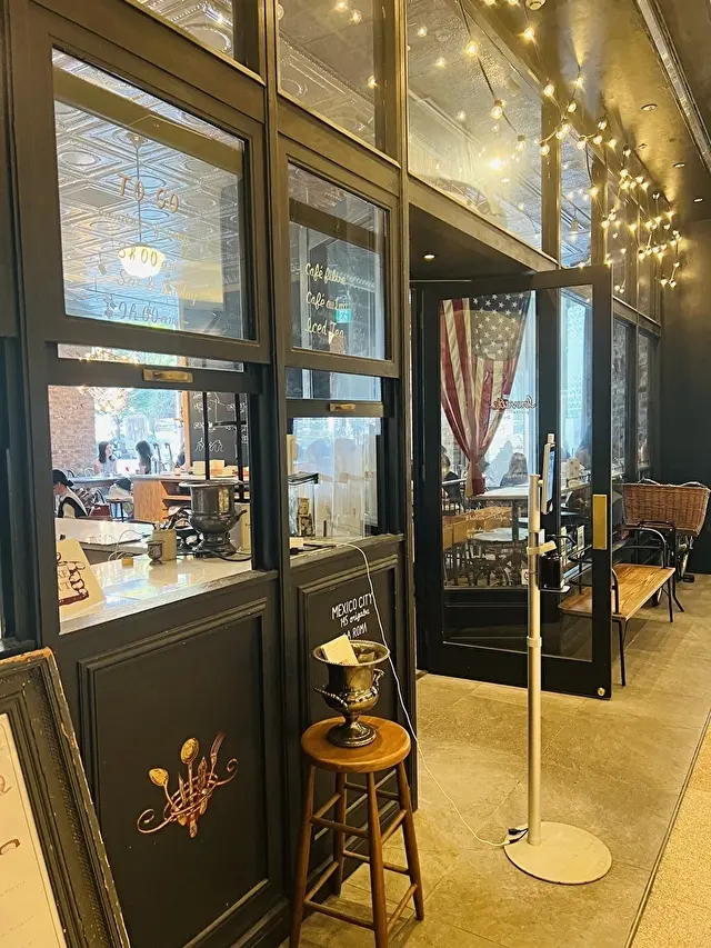 東京ミッドタウン日比谷一階にあるブヴェットでブランチ