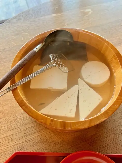 丸、三角、四角のお豆腐