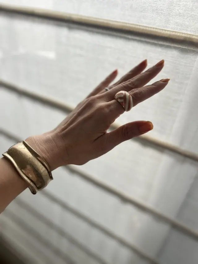 見えないお洒落も取り入れたワントーンハロの画像_4