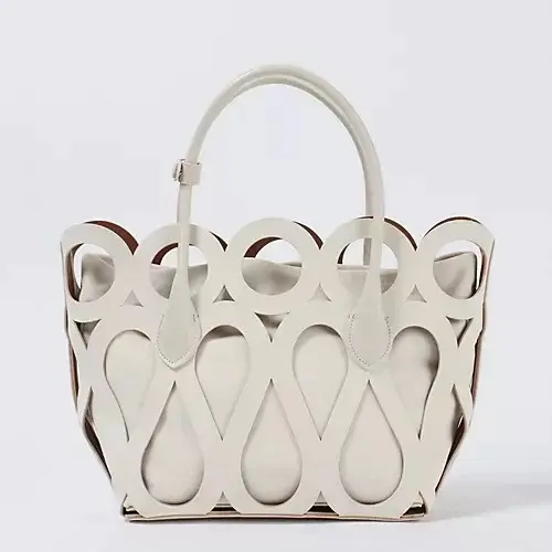 【50代 週末コーデ】春色ニットで新しいの画像_6