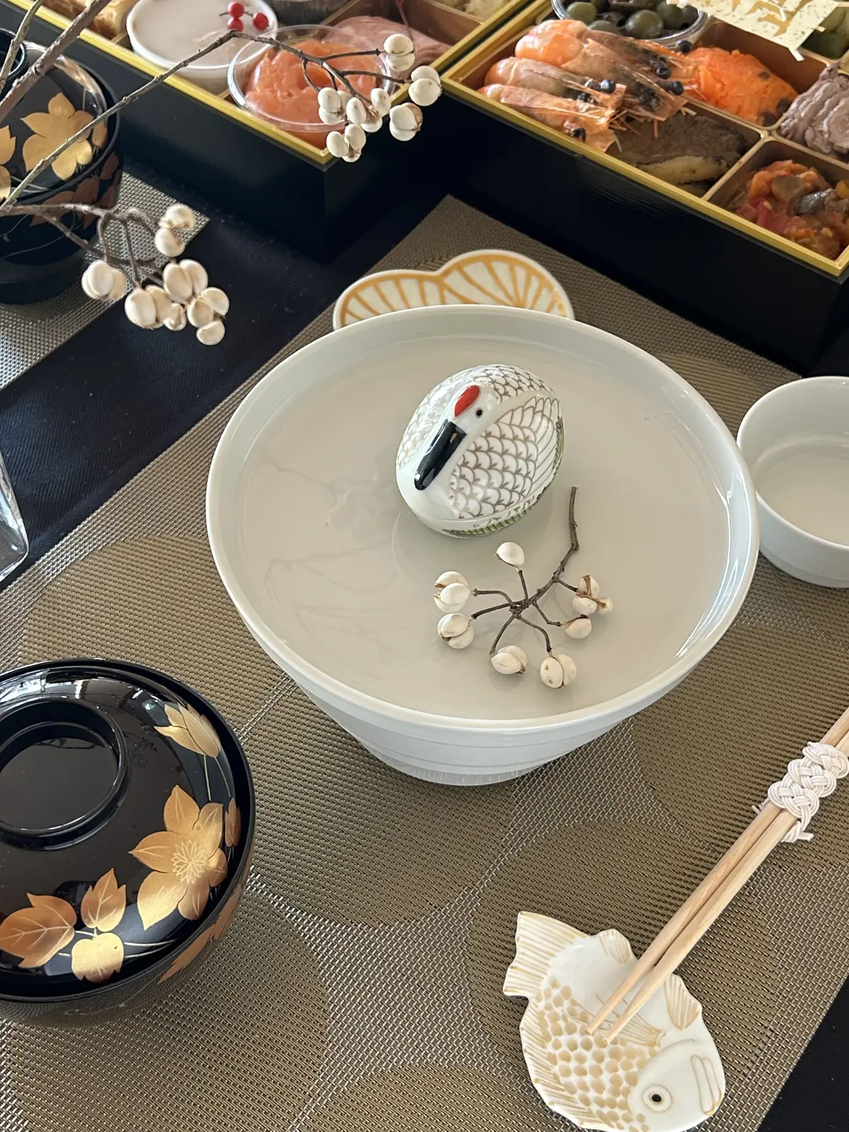 有田焼　ARITA PORCELAIN LAB の CONIC  フレンチお節【東京/成城DÉGUSTATION 】　テーブルコーディネート