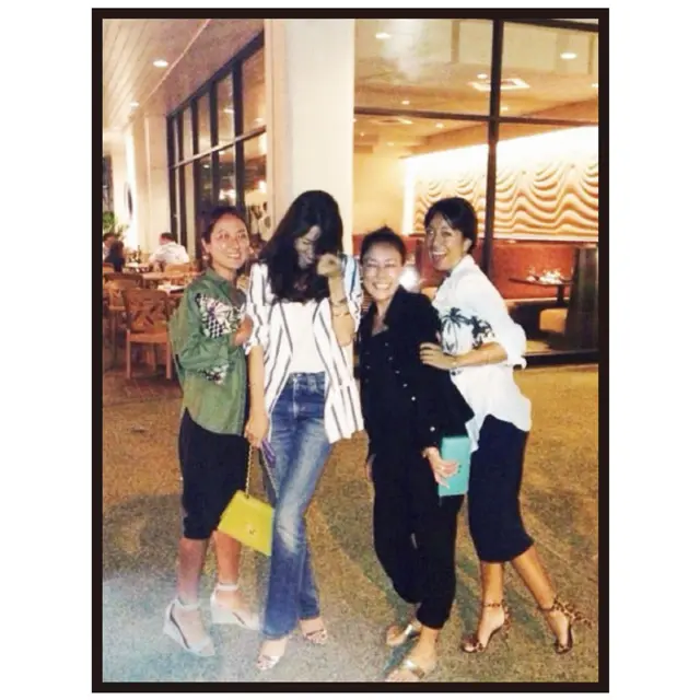 ジーンズでドレスアップのブレンダ