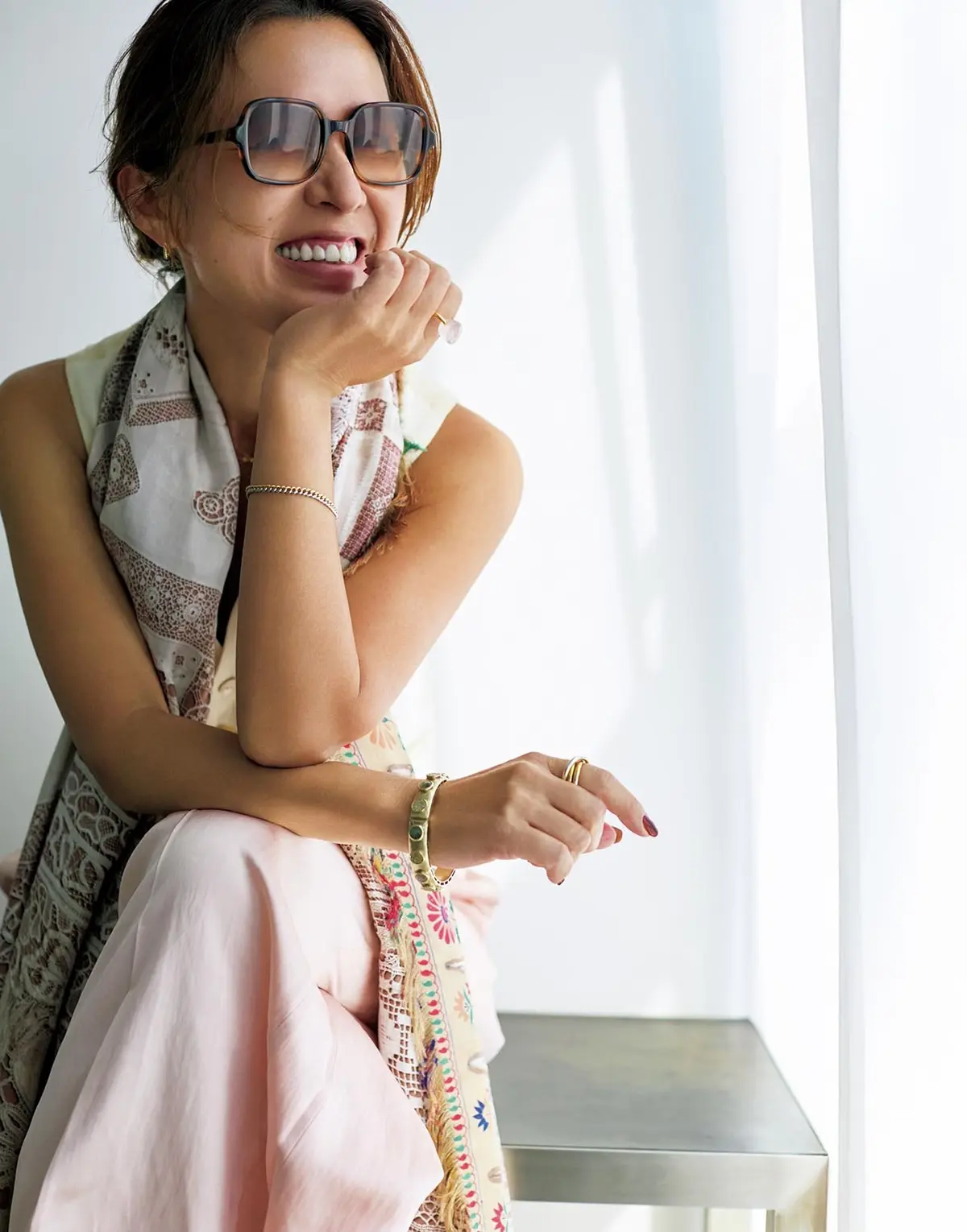 夏のおしゃれのイメージは、 「海外の旅のシーン」を重ねて