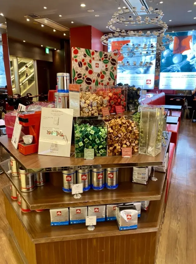 休日スタイルでカフェ巡り✨の画像_3