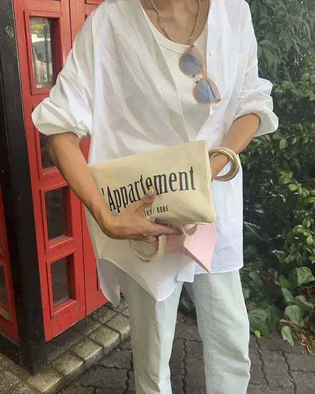 éclat 創刊16周年を記念して作られた特別付録　アパルトモン×エクラ 大人のロゴトートバック