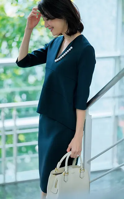 ヨーコ チャンのパールつきセットアップコーデの樹神