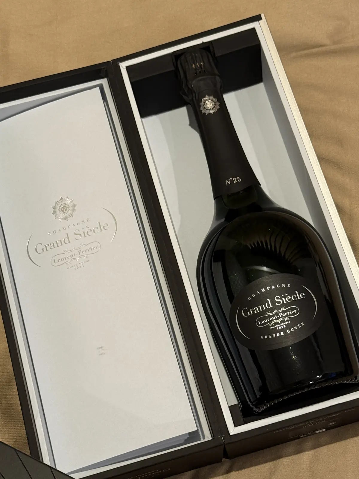 ブラックコーデで、【ソワレ・ドゥ・エクラの画像_24