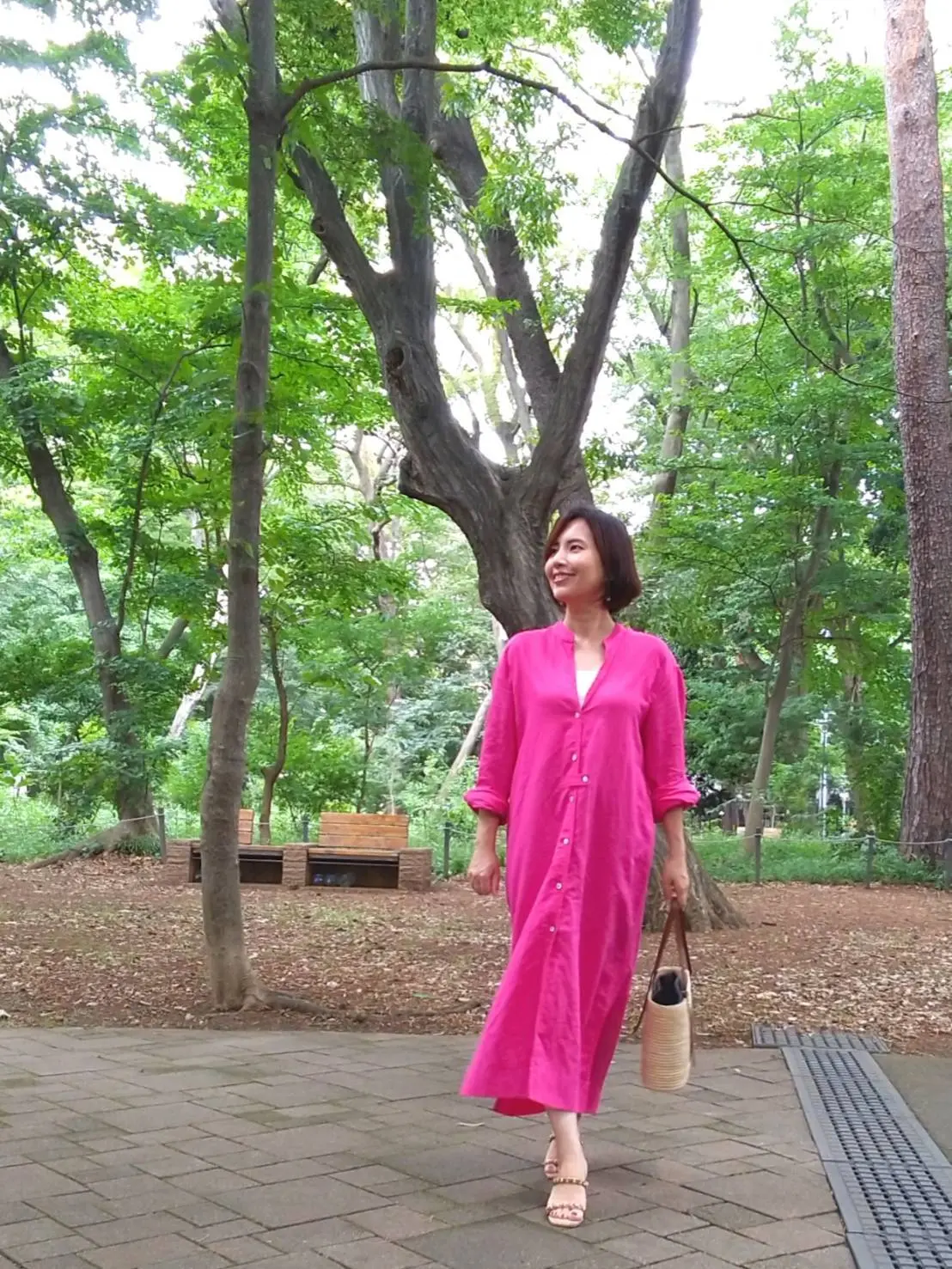 ザラのリネンワンピース、40代ファッション、ピンク