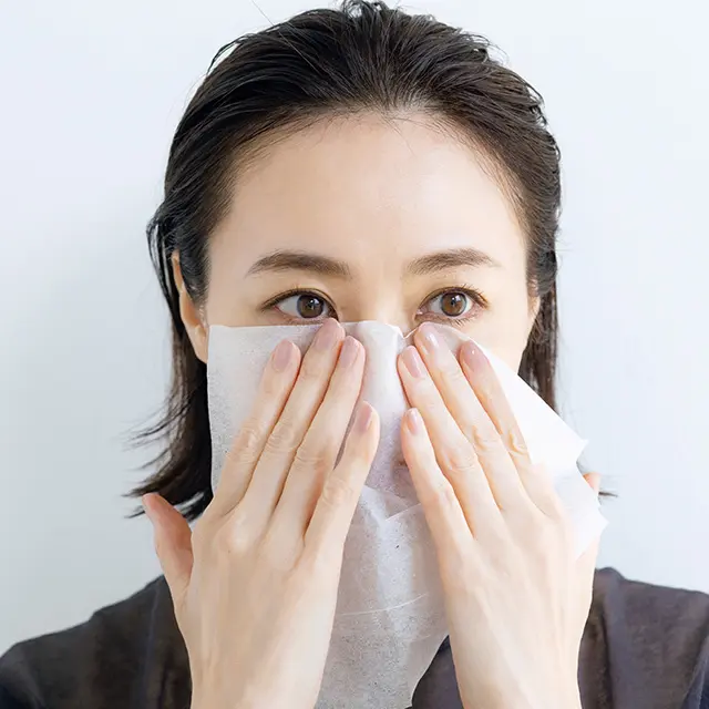 汗でメイクをくずさないようにするには