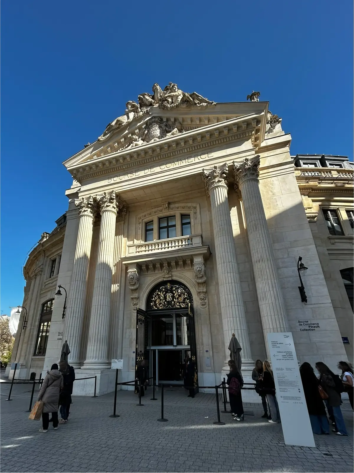 2. ブルス・ドゥ・コメルス（Bourse de Commerce