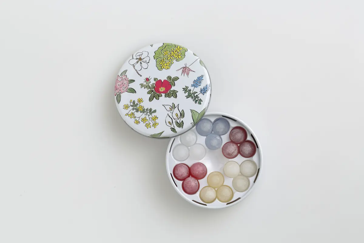 北海道・新千歳空港のおすすめ土産、六花亭の「六花のつゆミニ缶 18個入」