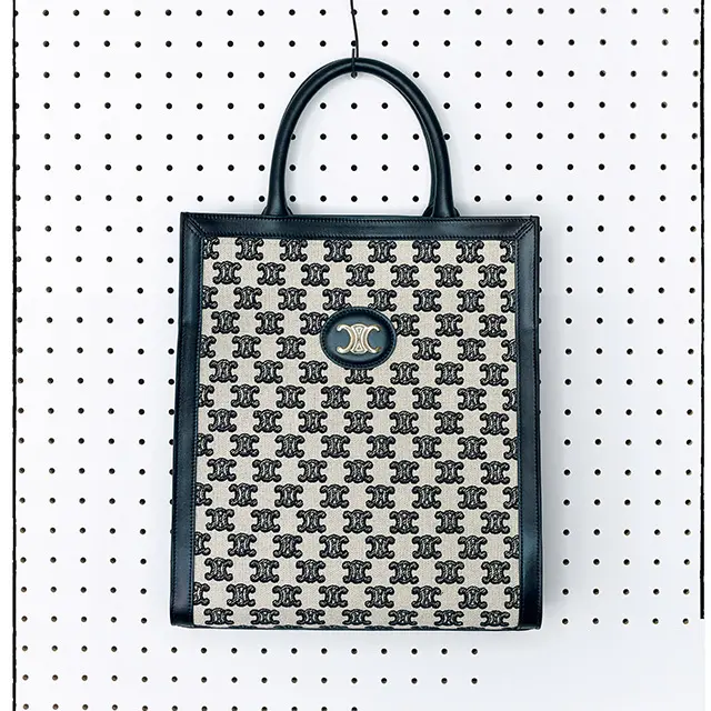 セリーヌのバッグ 「トリオンフ エンブロイダリー」