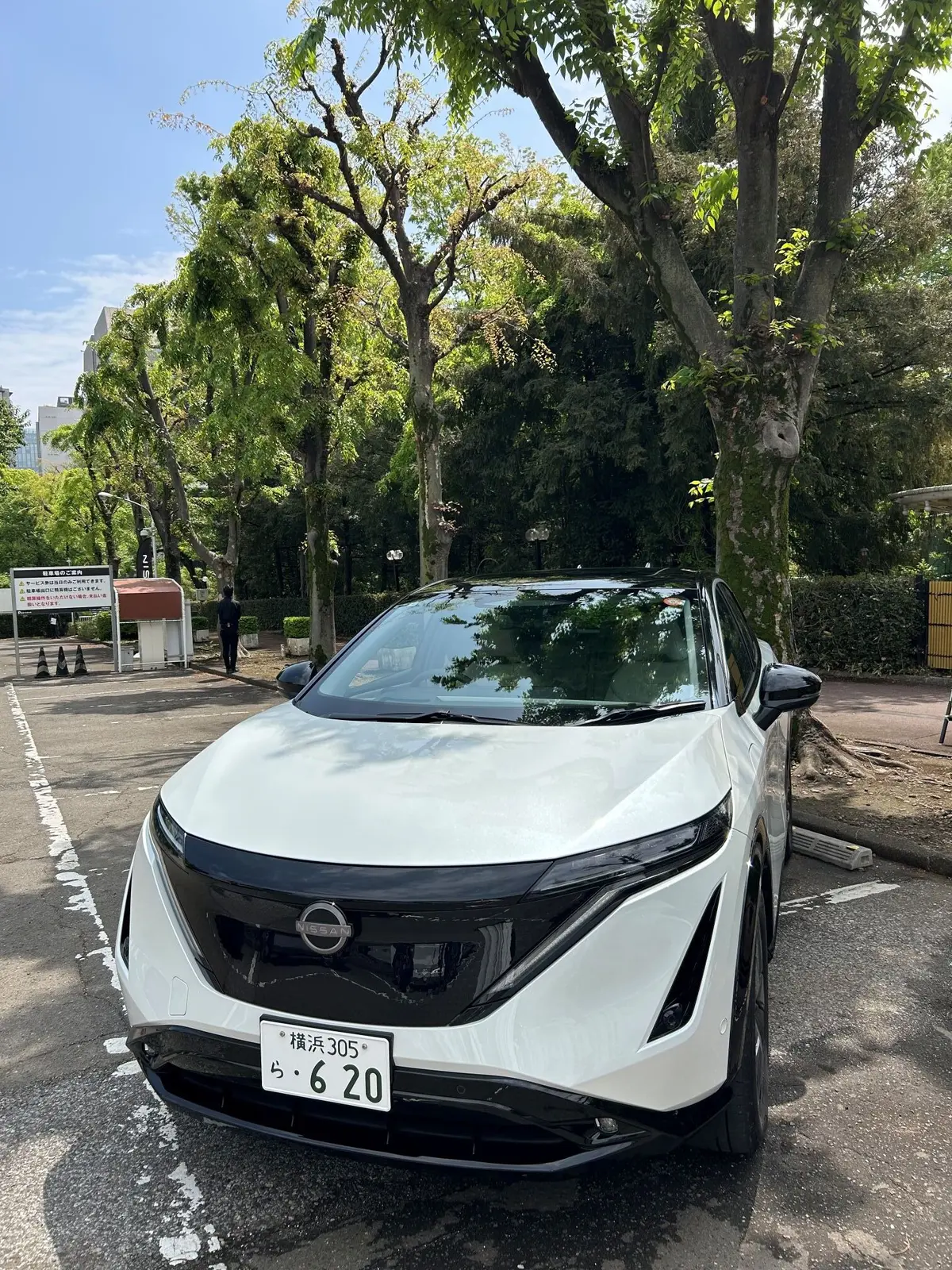 クロスオーバーEV日産アリアの外観