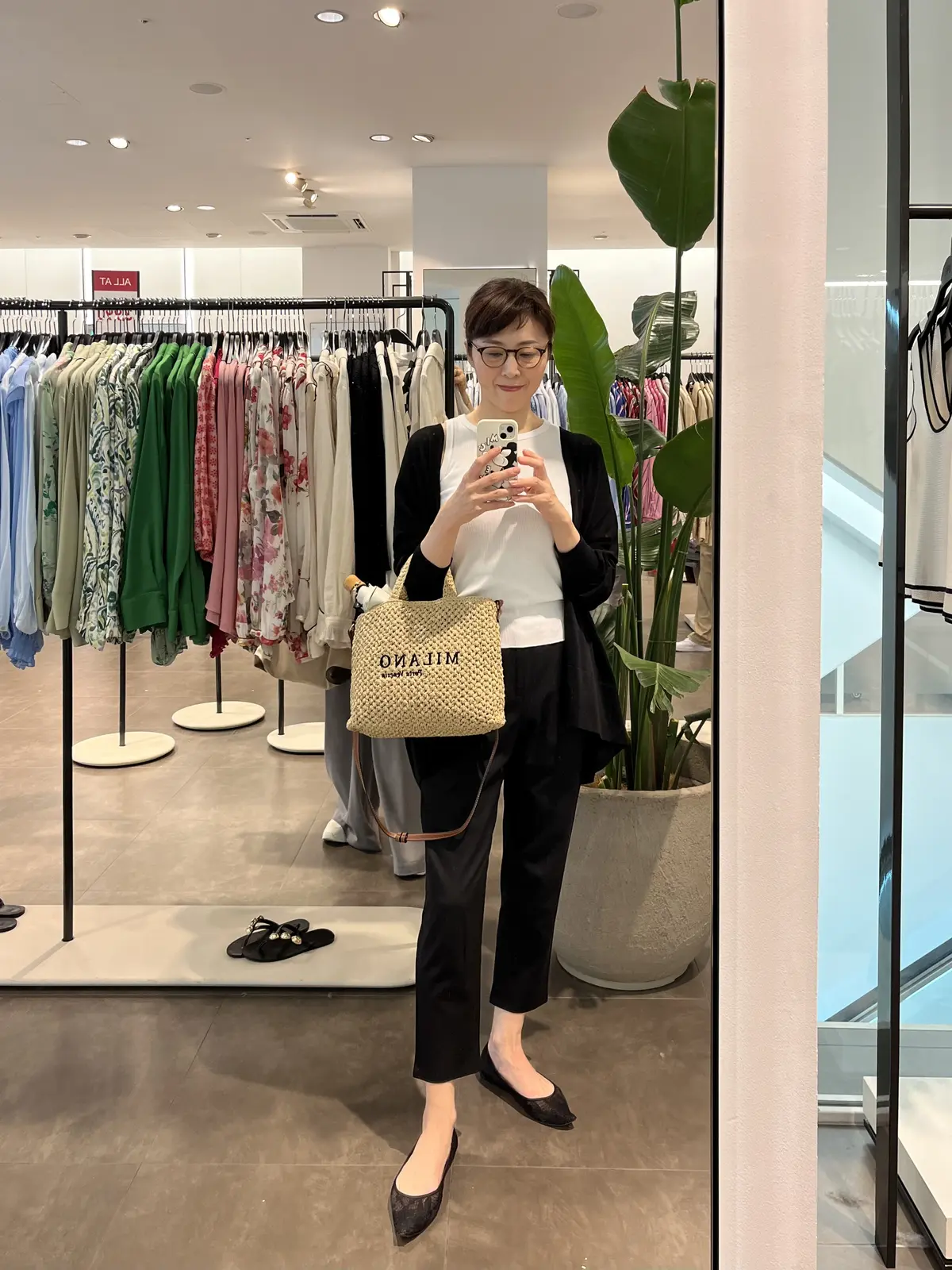 éclat エクラ　Jマダム　ブログ　北海道　札幌　トモコ　知子　ワイン　タカヒコ　曽我貴彦　ドメーヌ　ドゥーズィエムクラス　トゥモローランド　ザラ　プチプラ　ファストファッション 夏 H&M　エイチアンドエム　かご　ストロー　バッグ