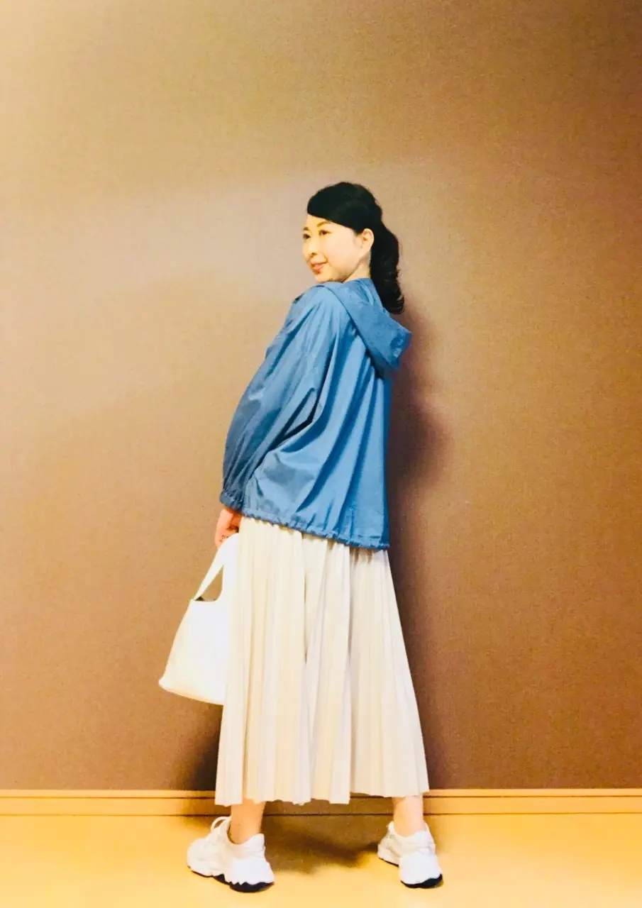 〈ユニクロ×Theory〉のパーカーで、の画像_3