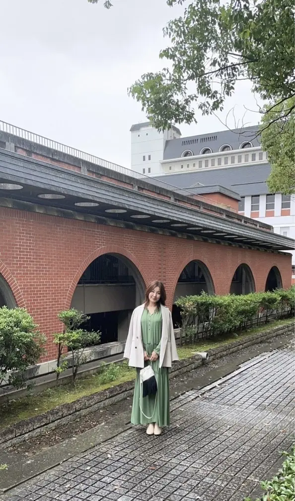 大草直子さんコラボの揺れるワンピースを秋の画像_2