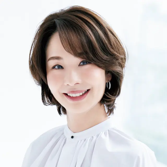 【50代の最新ヘアカラー】「明るめツヤラベンダー」で透明感と今どき感を演出！