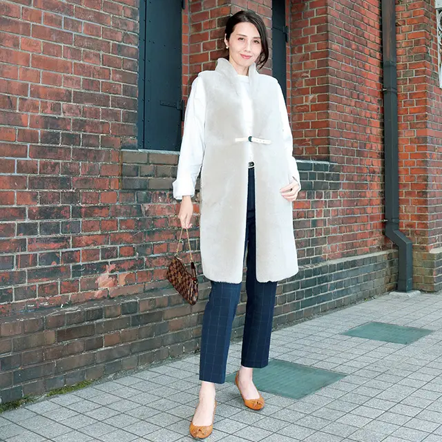 ベーシックスタイルに上品なインパクトを