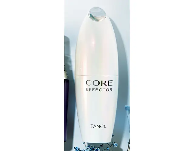コアエフェクター 18ml ￥7,300／ファンケル