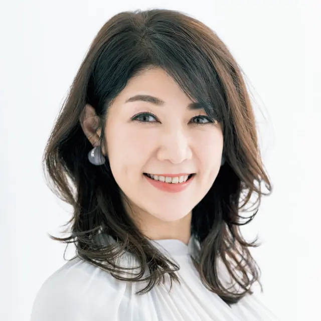 長さを変えただけで、大人のクセを生かしたしゃれ感ヘアに変身！