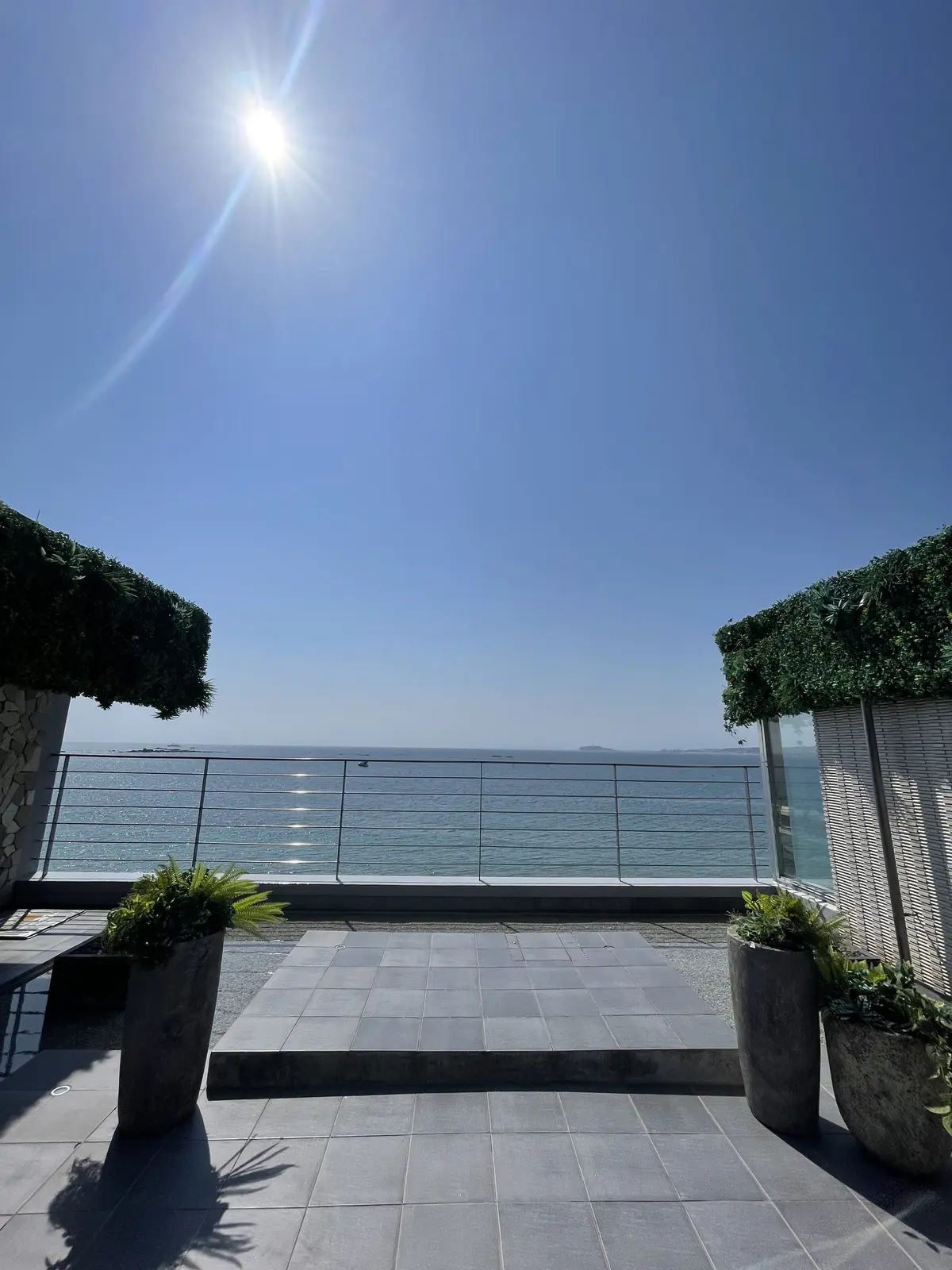 海まで３秒！コンパクトデザインホテル。葉の画像_4