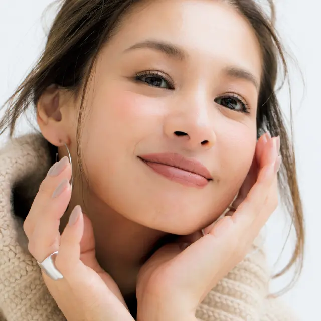 トラブルの影は厚塗りカバーが正解の稲沢朋子