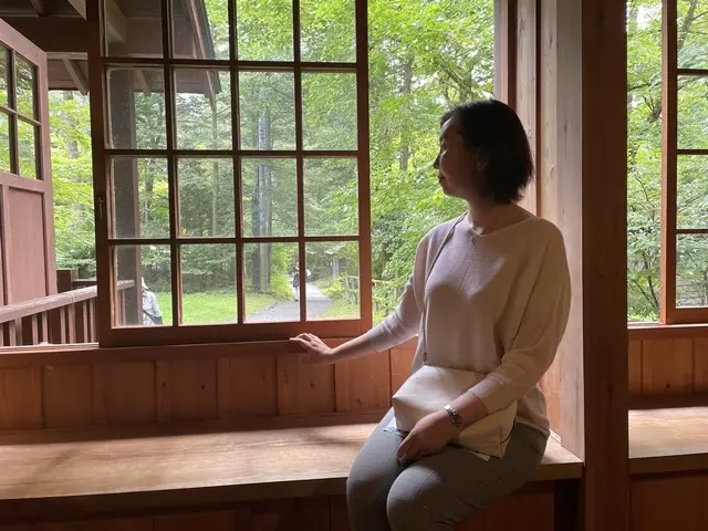 軽井沢　ショー記念館のベンチ