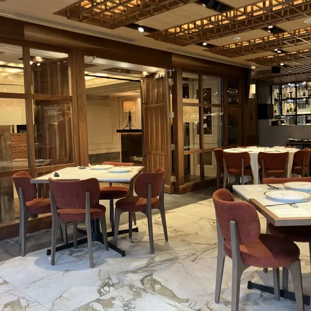 見上げれば東京タワーのおしゃれレストランの画像_4