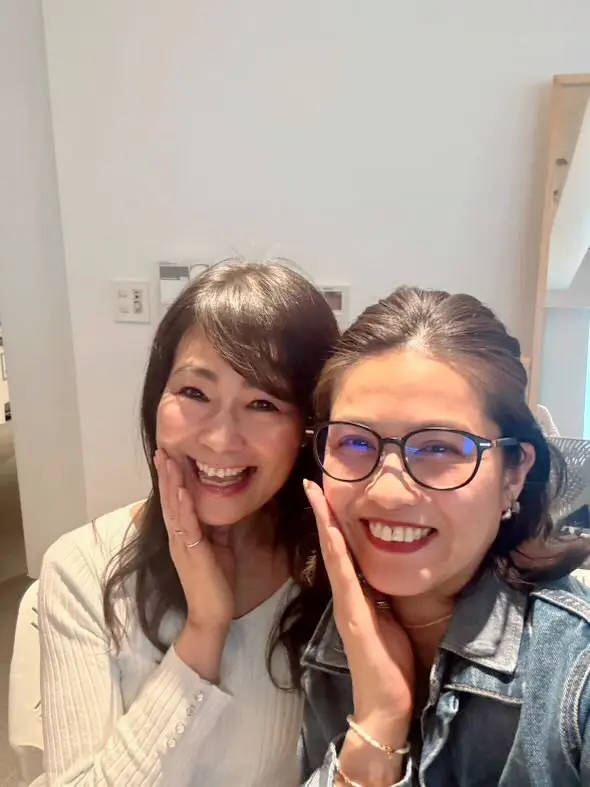 館内、早稲田、早稲田大学、早稲田大学 国際文学館、村上春樹ギャラリー、グレーブーツ、銅版画作家、山本容子、作品展、懇談会、講義室、Jマダム、とも子、さっちゃん、ニット、シルバーニット、グレーニット、ラメニット、Knit、m.f.editorial 、スカート、チュールスカート、Skirt、eclat premium 、バッグ、カゴバッグ、羽バッグ、Bag、Fuang Fa 、ジュエリー、ペンダント、ダイヤ、ダイヤモンド、ダイヤのペンダント、一粒ダイヤのペンダント、リング、ピンキーリング、Pendant &Pinky Ring、Jusail、ジュセール、ジュエルミネ、ロングヘア