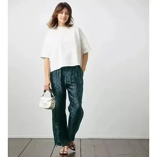 【50代 ファッション】気温28度を乗り切りたい！大人の着映えTシャツ25選